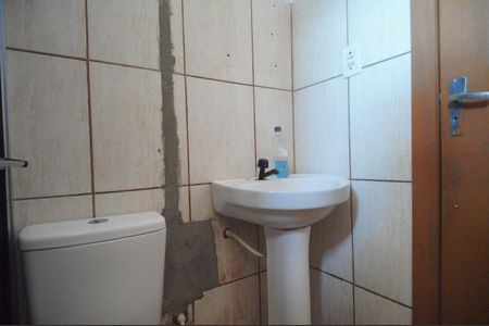 Casa à venda com 100m², 3 quartos e 2 vagasBanheiro 2