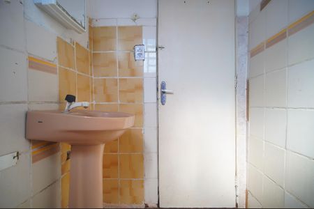 Casa à venda com 100m², 3 quartos e 2 vagasBanheiro 1