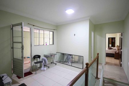 Corredor de casa para alugar com 3 quartos, 360m² em Cidade São Mateus, São Paulo
