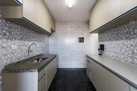 cozinha de apartamento para alugar com 2 quartos, 63m² em Jardim Henriqueta, Taboão da Serra