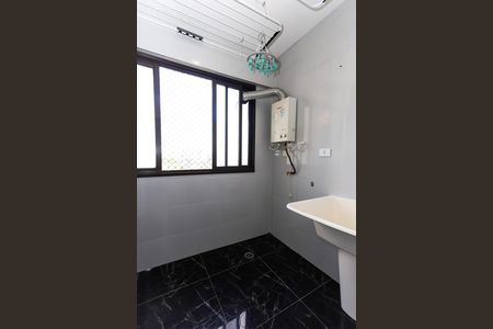 Área de Serviço de apartamento para alugar com 2 quartos, 63m² em Jardim Henriqueta, Taboão da Serra