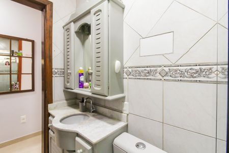 Banheiro de casa à venda com 5 quartos, 248m² em Igara, Canoas