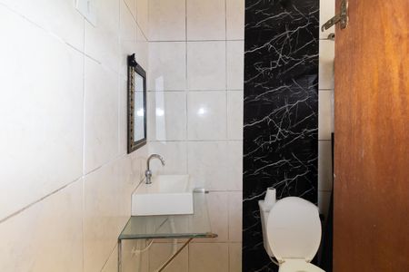 Banheiro de casa para alugar com 3 quartos, 180m² em Parque Santa Madalena, São Paulo