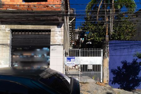 Fachada de casa para alugar com 3 quartos, 180m² em Parque Santa Madalena, São Paulo
