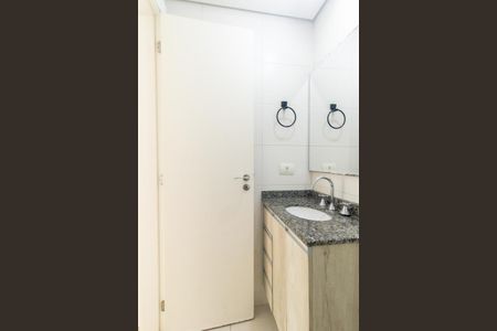 Banheiro Social de apartamento para alugar com 3 quartos, 67m² em Capão Raso, Curitiba