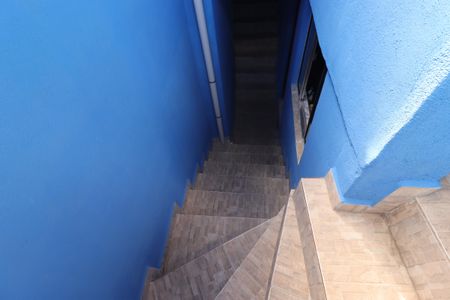 Escada de casa para alugar com 1 quarto, 58m² em Jardim Vila Rica, Santo André