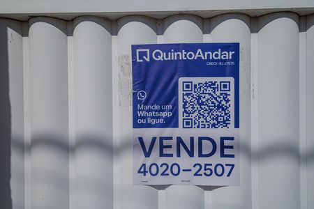 Placa instalada no dia 03.08.2026 código KEFJ-243 de casa à venda com 4 quartos, 300m² em Campo Grande, Rio de Janeiro