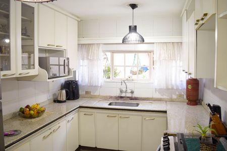 Cozinha de casa à venda com 3 quartos, 300m² em Jardim Textil, São Paulo
