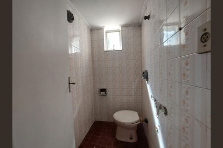 Banheiro de serviço de casa para alugar com 4 quartos, 241m² em Santo Amaro, São Paulo