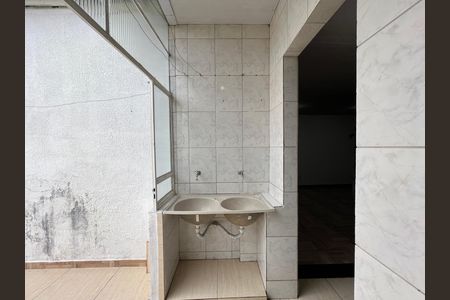 Área de Serviço de apartamento para alugar com 2 quartos, 70m² em Milanez, Contagem
