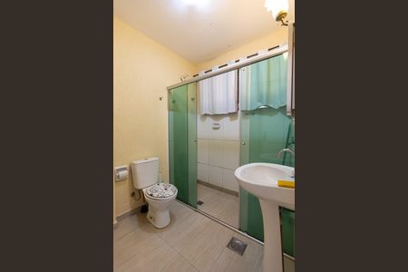 Banheiro de kitnet/studio para alugar com 1 quarto, 38m² em Vila Lidia, Campinas