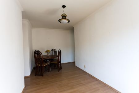 sala de apartamento para alugar com 3 quartos, 60m² em Parque Pinheiros, Taboão da Serra