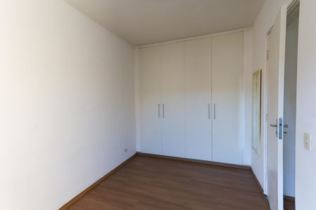 quarto 3 de apartamento para alugar com 3 quartos, 60m² em Parque Pinheiros, Taboão da Serra