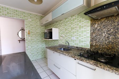 cozinha de apartamento para alugar com 3 quartos, 60m² em Parque Pinheiros, Taboão da Serra