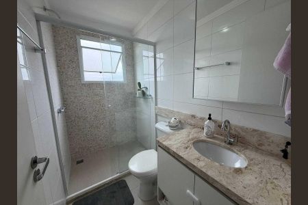Banheiro de apartamento à venda com 2 quartos, 69m² em Retiro, Jundiaí