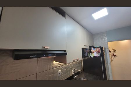 Cozinha de apartamento para alugar com 2 quartos, 54m² em Vila Alpina, São Paulo