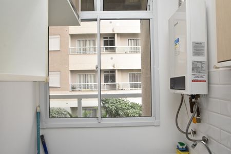 Área de Serviço - vista da janela de apartamento para alugar com 2 quartos, 44m² em Jardim Danubio, Jundiaí