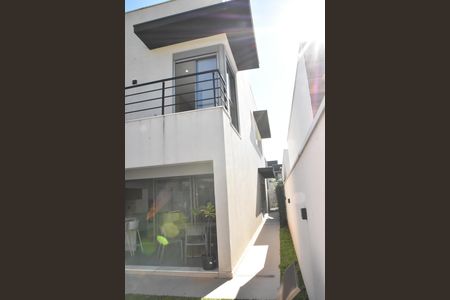 vista da fachado do fundo da casa de casa de condomínio à venda com 3 quartos, 238m² em Gramadão, Jundiaí
