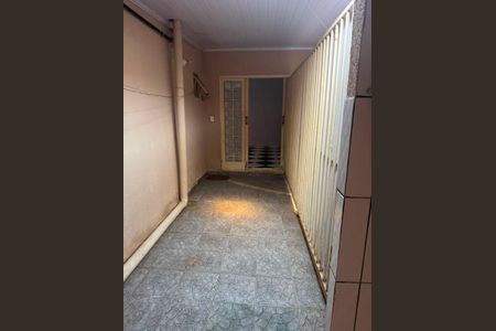 Casa à venda com 250m², 5 quartos e 3 vagas Casa à venda com 250m², 5 quartos e 3 vagasÁrea comum