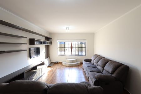 Casa para alugar com 4 quartos, 199m² em Campo Grande, São Paulo