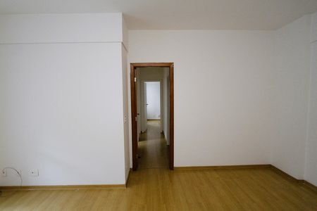 Sala de apartamento para alugar com 3 quartos, 86m² em Vila Paris, Belo Horizonte