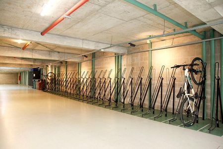 Área Comum - Bicicletário de kitnet/studio à venda com 1 quarto, 67m² em Menino Deus, Porto Alegre