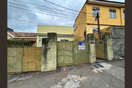 Fachada  de casa para alugar com 2 quartos, 72m² em Praça Seca, Rio de Janeiro