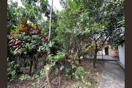 Quintal de casa para alugar com 2 quartos, 72m² em Praça Seca, Rio de Janeiro
