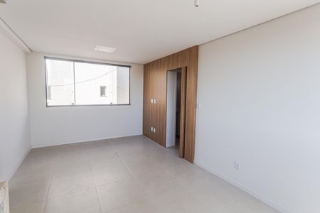 Sala de apartamento à venda com 3 quartos, 72m² em Santa Tereza, Belo Horizonte