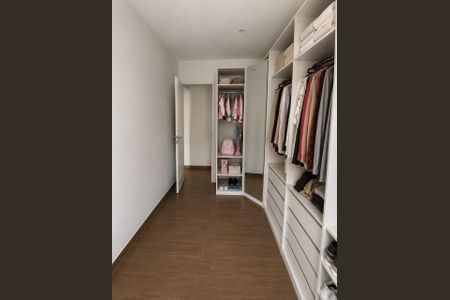 Closet de apartamento para alugar com 2 quartos, 47m² em Vila Cascatinha, São Vicente