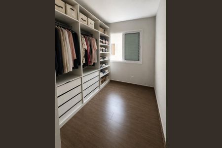 Closet de apartamento para alugar com 2 quartos, 47m² em Vila Cascatinha, São Vicente