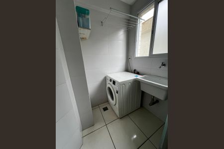 Área de serviço de apartamento para alugar com 2 quartos, 47m² em Vila Cascatinha, São Vicente
