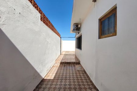 Corredor - Quintal de casa para alugar com 4 quartos, 210m² em Jardim Aurelia, Campinas