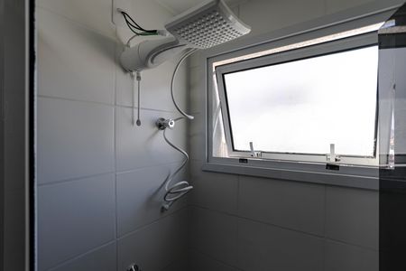 Banheiro de apartamento para alugar com 2 quartos, 39m² em Vila Nova Cintra, Mogi das Cruzes