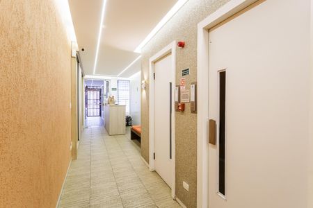 Apartamento à venda com 91m², 2 quartos e 1 vaga Apartamento à venda com 91m², 2 quartos e 1 vagaHall social