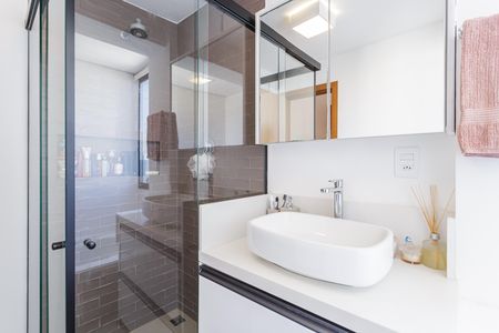 Apartamento à venda com 91m², 2 quartos e 1 vaga Apartamento à venda com 91m², 2 quartos e 1 vagaBanheiro da Suíte 1