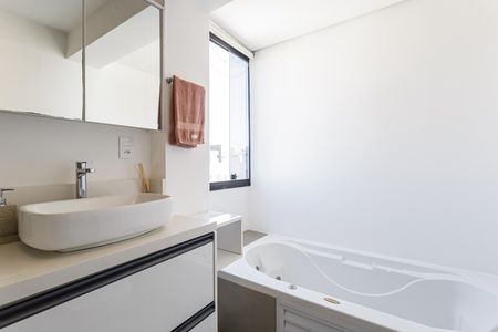 Apartamento à venda com 91m², 2 quartos e 1 vaga Apartamento à venda com 91m², 2 quartos e 1 vagaBanheiro da Suíte 1