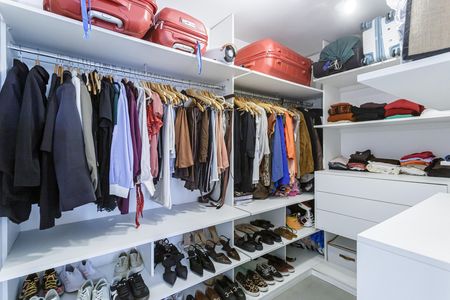 Apartamento à venda com 91m², 2 quartos e 1 vaga Apartamento à venda com 91m², 2 quartos e 1 vagaCloset da suíte 1