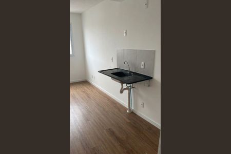 Cozinha de apartamento para alugar com 1 quarto, 25m² em Parque Pan Americano, São Paulo