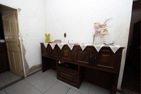 Corredor de casa à venda com 3 quartos, 509m² em Califórnia, Belo Horizonte