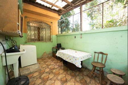 Área de Serviço de casa à venda com 3 quartos, 509m² em Califórnia, Belo Horizonte