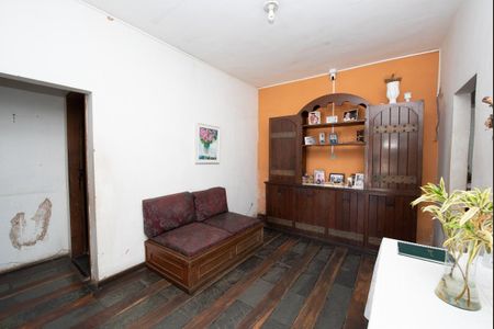 Sala de casa à venda com 3 quartos, 509m² em Califórnia, Belo Horizonte