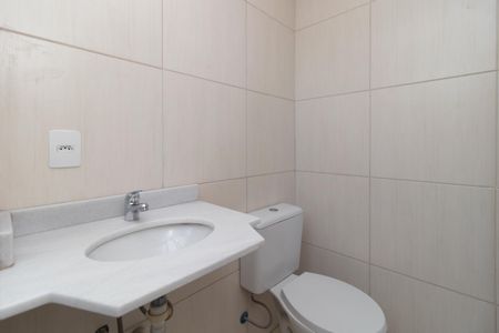Banheiro do Quarto 2 de apartamento para alugar com 2 quartos, 71m² em Cavalhada, Porto Alegre