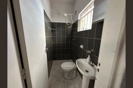 Banheiro de casa para alugar com 1 quarto, 50m² em Jardim Belval, Barueri