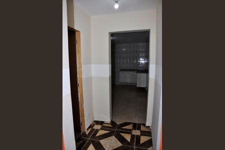 Corredor de casa para alugar com 1 quarto, 60m² em Parque Taipas, São Paulo