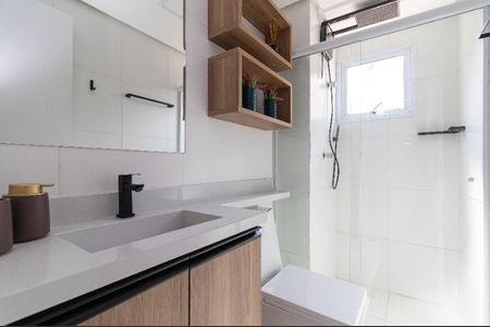 Banheiro de apartamento à venda com 2 quartos, 58m² em Parada Inglesa, São Paulo