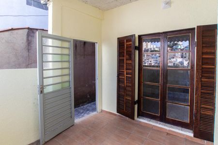 Quintal de casa para alugar com 2 quartos, 70m² em Vila Gustavo, São Paulo