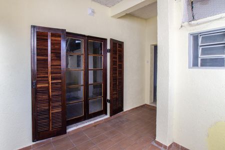 Quintal de casa para alugar com 2 quartos, 70m² em Vila Gustavo, São Paulo