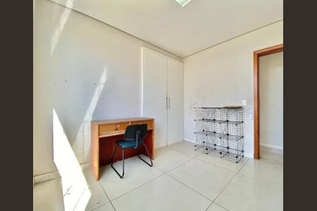 Foto 01 de casa para alugar com 4 quartos, 360m² em Trevo, Belo Horizonte