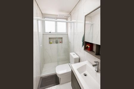 Banheiro de apartamento à venda com 2 quartos, 65m² em Cristo Redentor, Porto Alegre